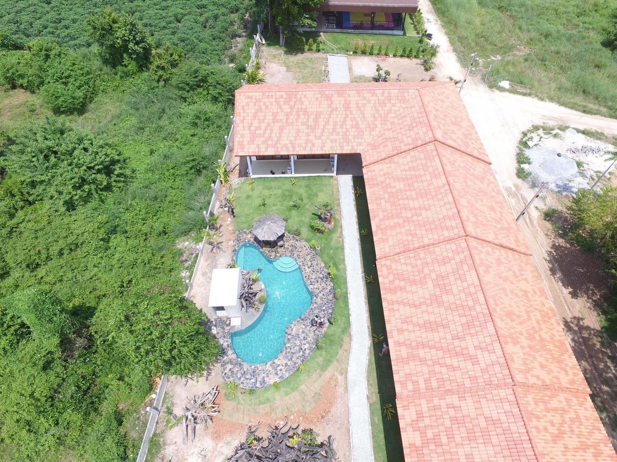 Hotel Tree Roots Retreat Rayong Exterior foto