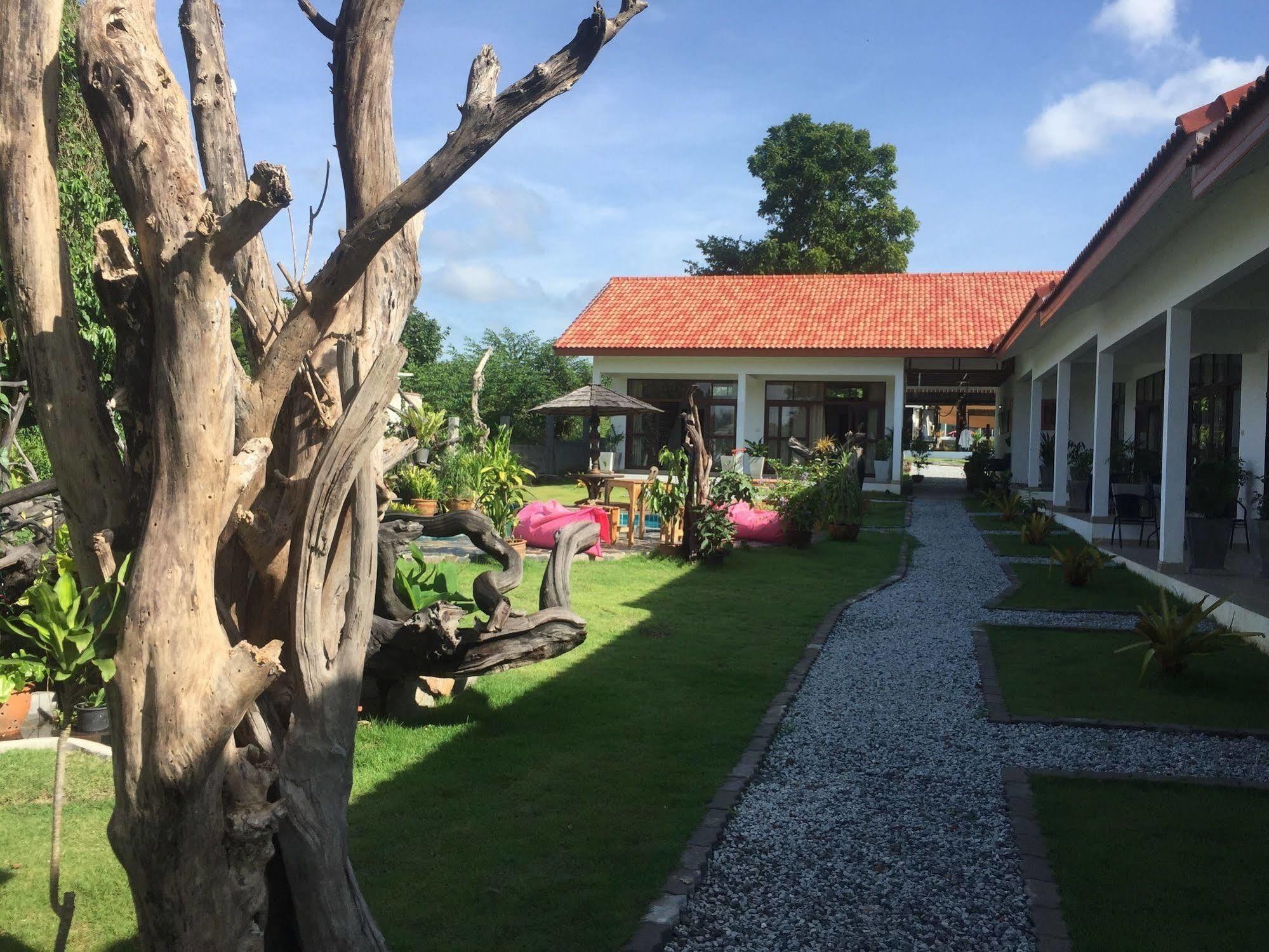 Hotel Tree Roots Retreat Rayong Exterior foto